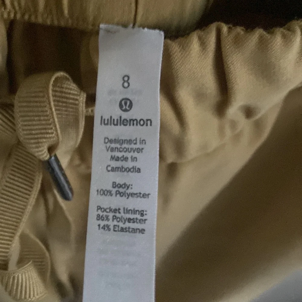 Lululemon On the Fly 7/8 Pant *Woven - Picture 14 of 15